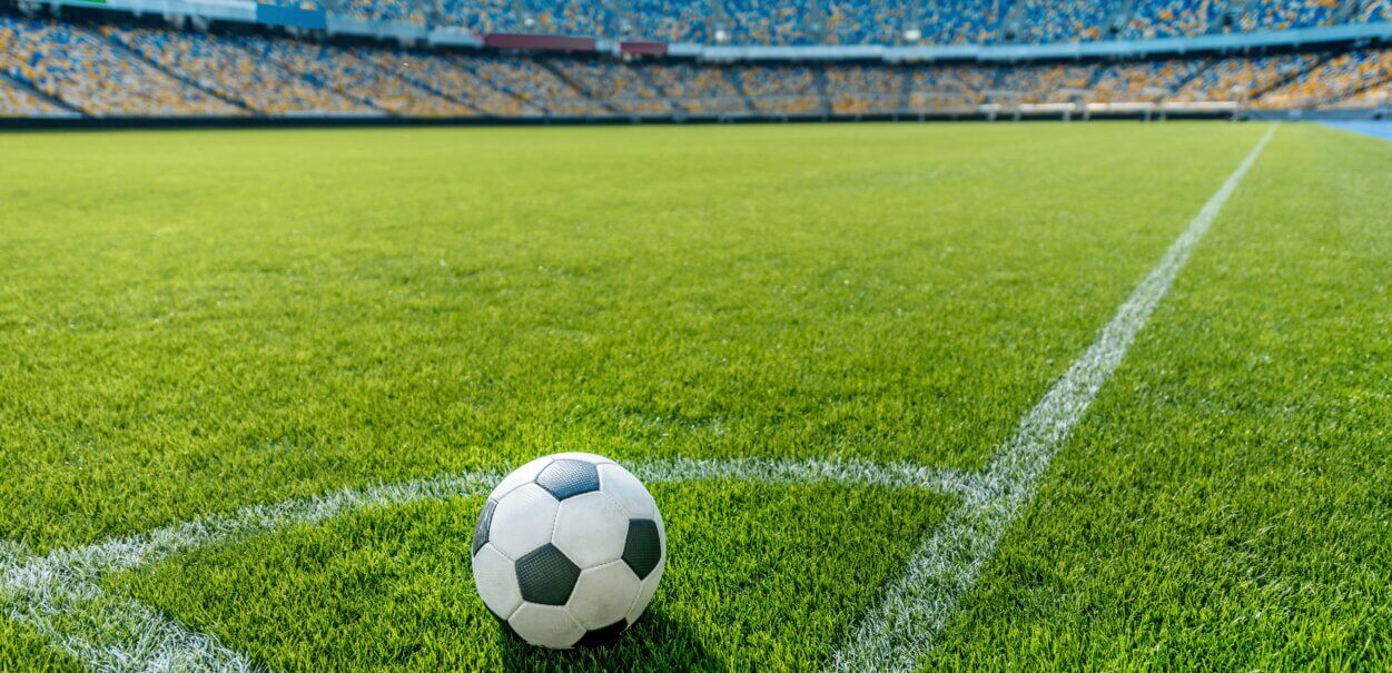 61b5911c9d37d0449acee390_soccer-ball-on-grass-in-corner-kick-position-on-so-2021-08-29-10-46-54-utc-min-scaled-aspect-ratio-1251-605